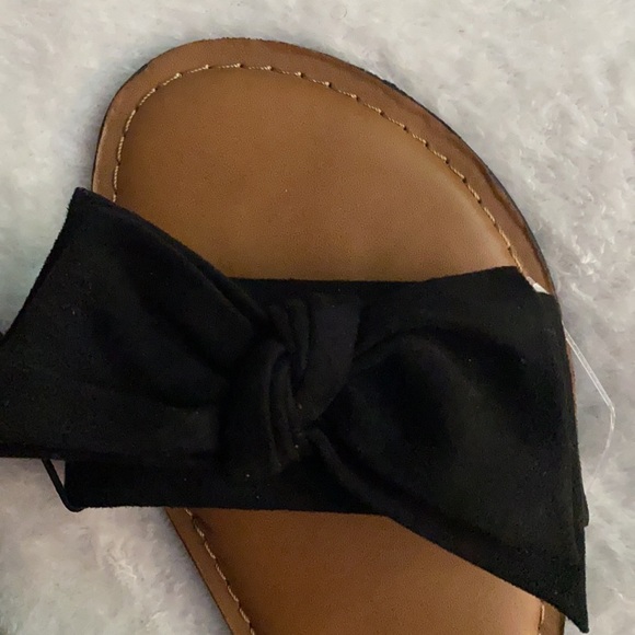 Cute Slides w/ Sueded Bow - Picture 2 of 3